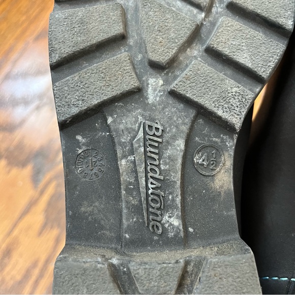 Blundstone Black Chelsea Boots with Rainbow Elastic Panels - Picture 5 of 11